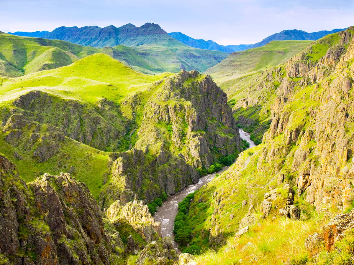 Overlook of Hells Canyon and Snake River in Oregon