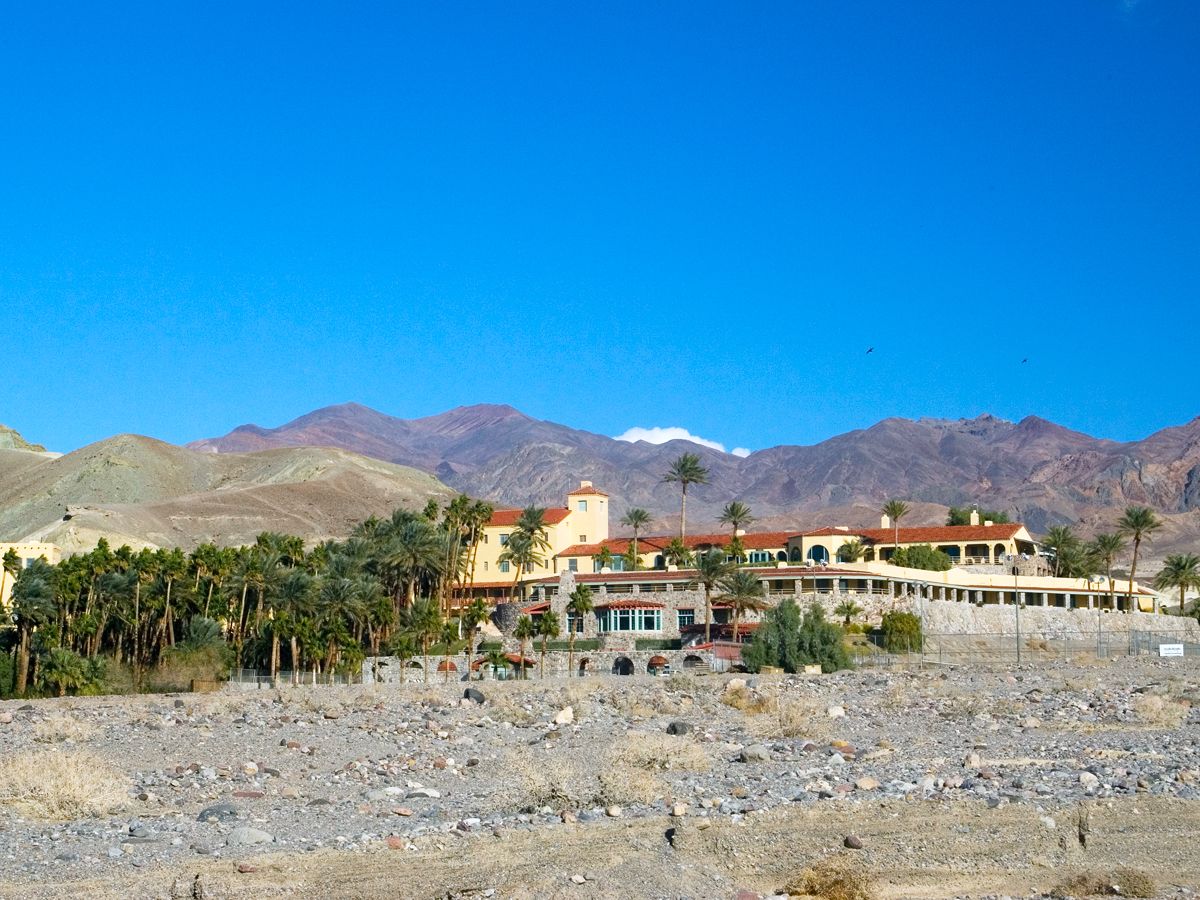 The Inn at Death Valley with mountains in background