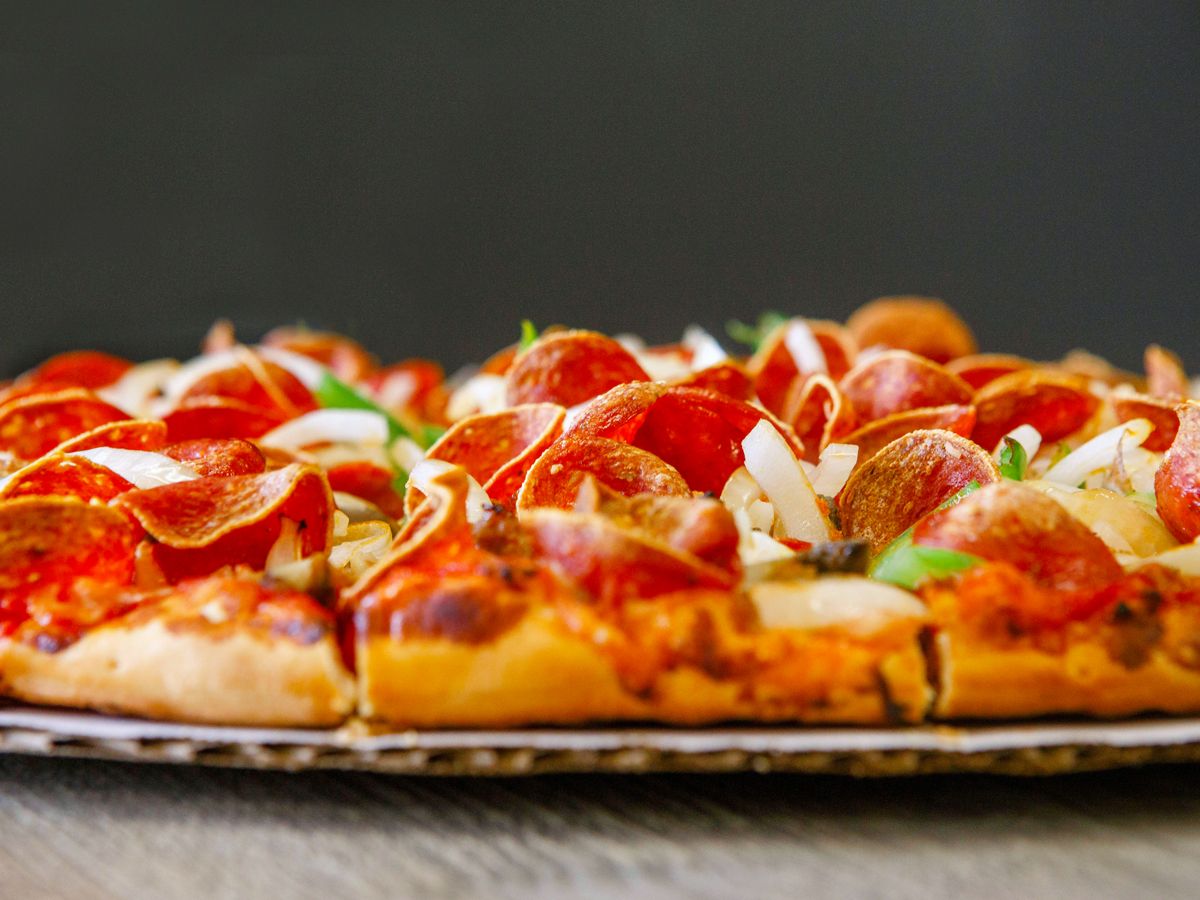 Close-up image of Ohio Valley-style pizza