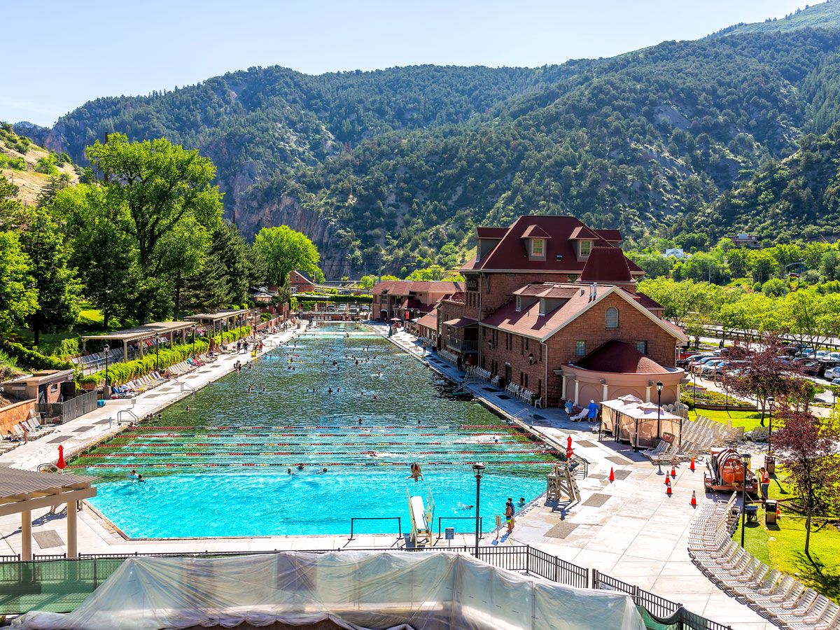 Colorado hot springs surrounded by mountains