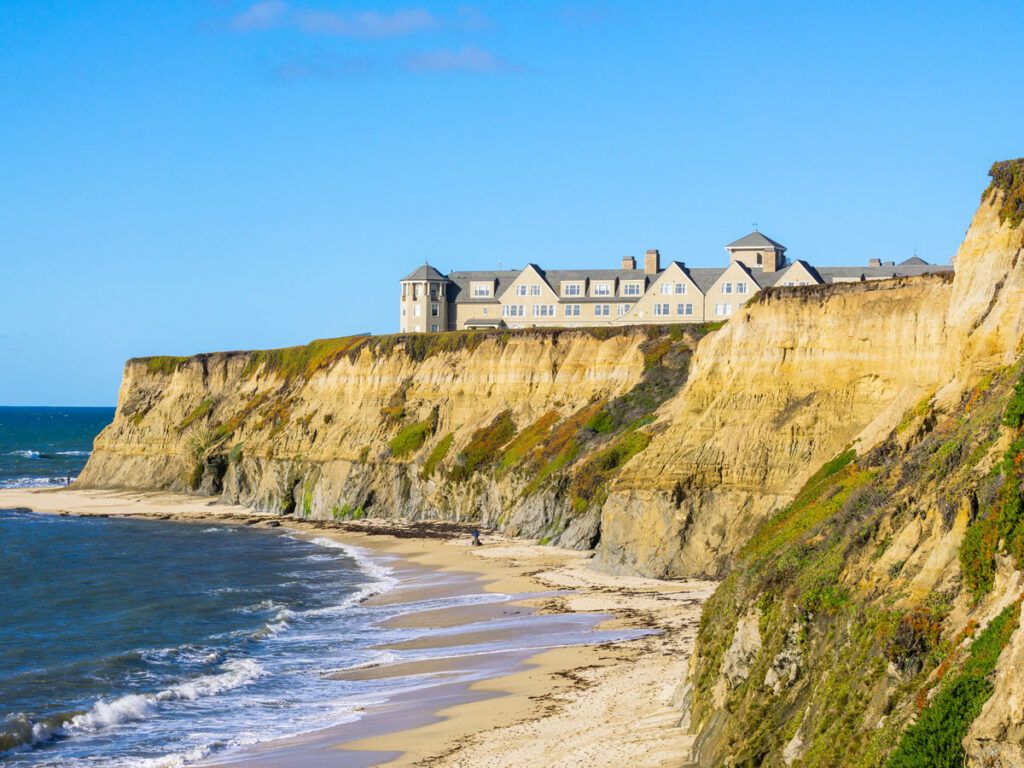 Oceanside cliffs of Half Moon Bay, California