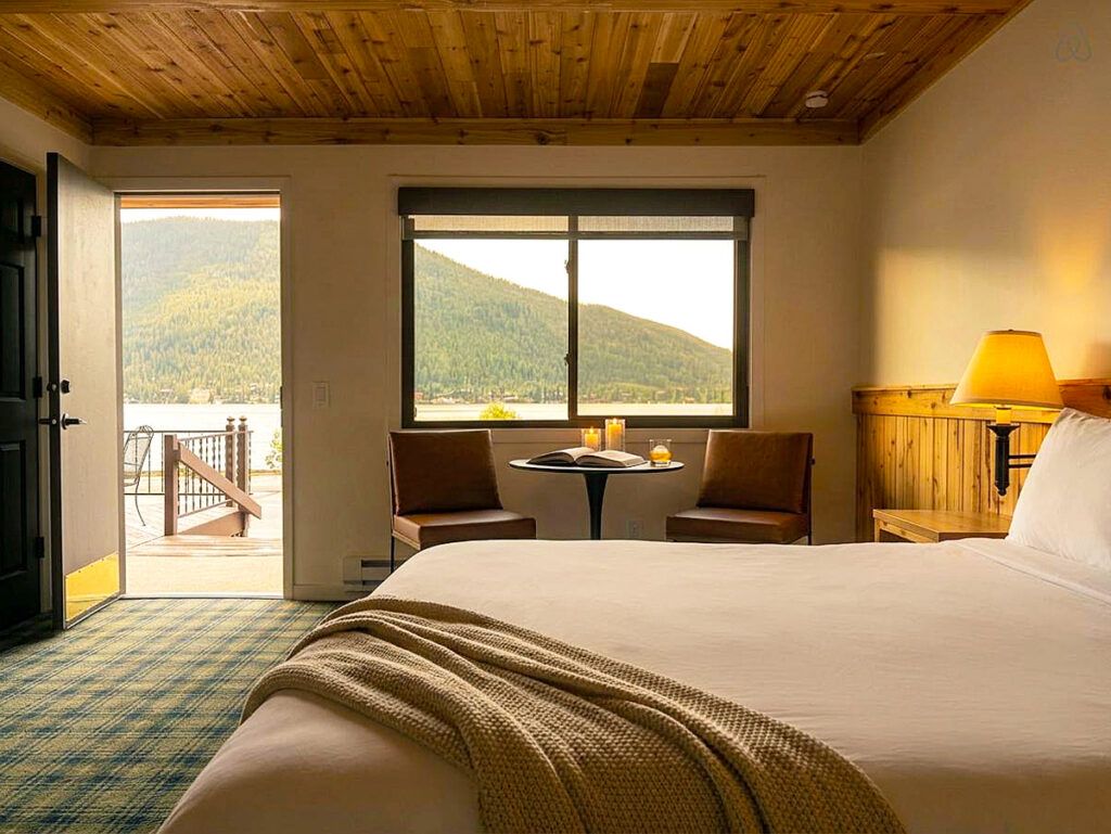 Guest room with lake and mountain view at the Western Riviera in Colorado