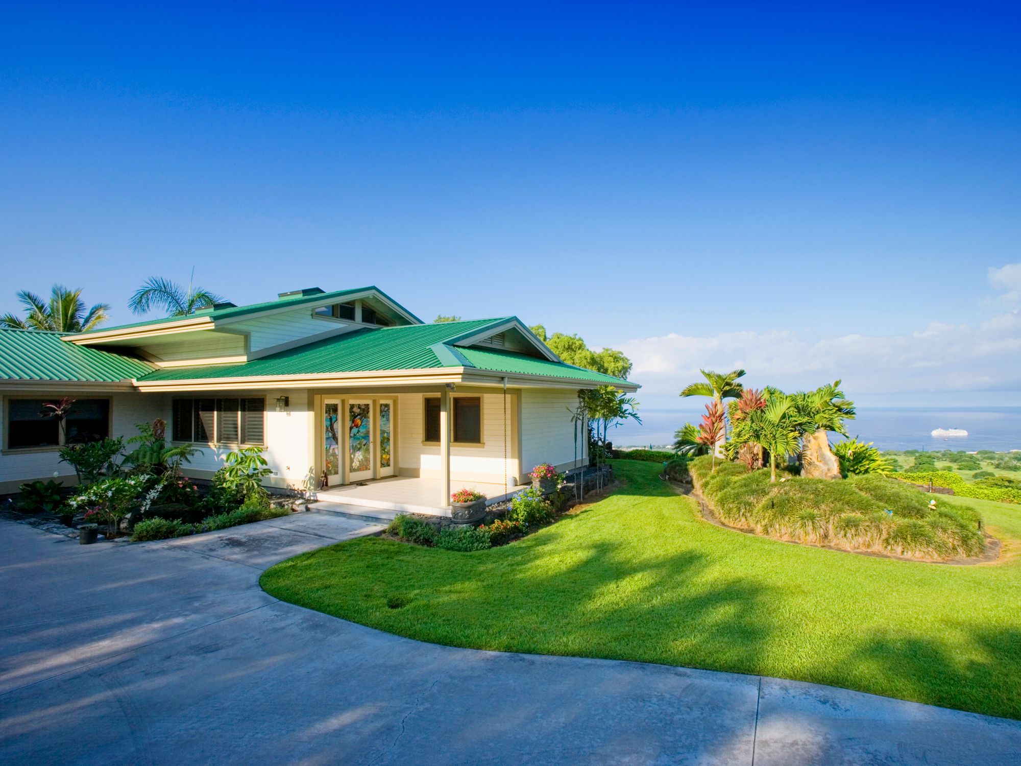 Home with ocean view in Hawaii