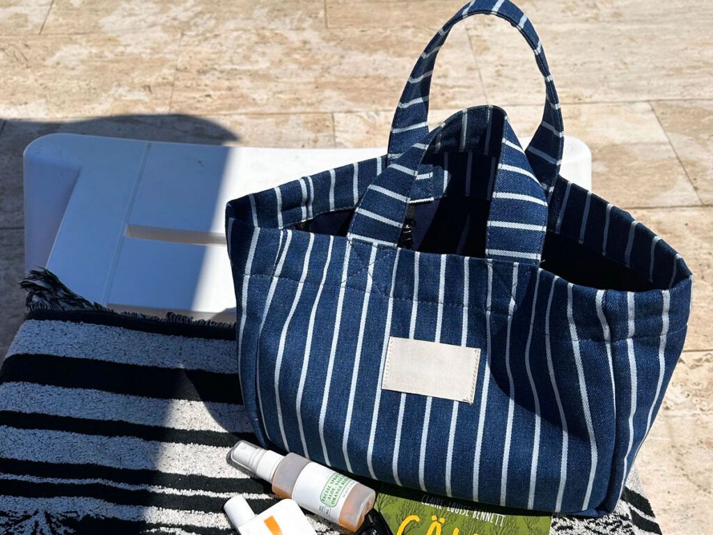 Striped tote bag
